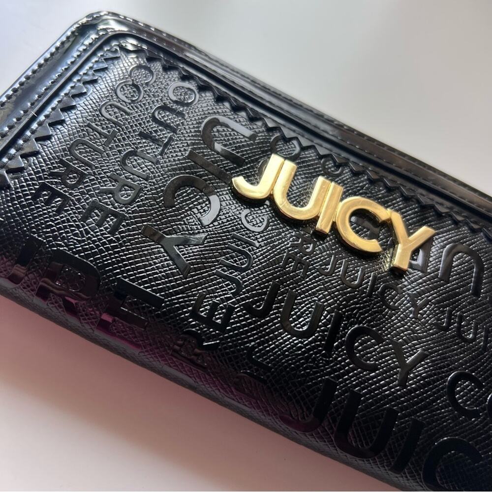 Juicy Couture Embossed Logo Wristlet Wallet Black - Picture 5 of 5